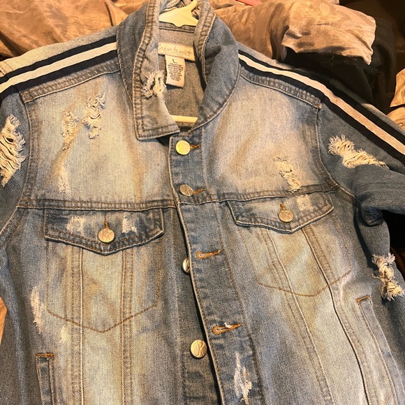 Jean jacket - Picture 6 of 9